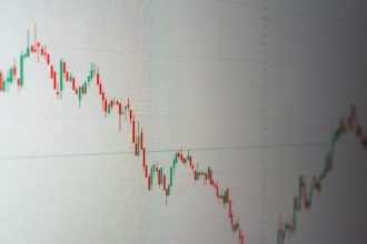 startup-survival-guide:-how-to-weather-2025's-cash-and-liquidity-storm